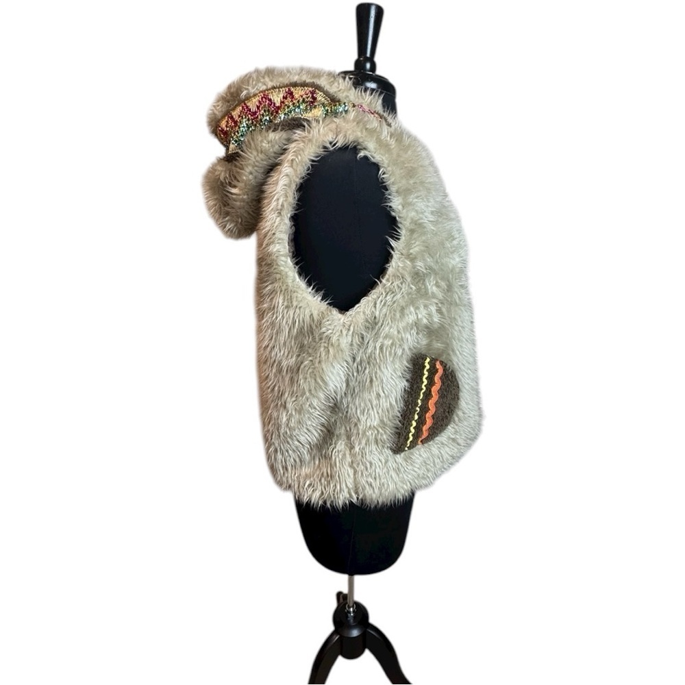 Aryeh Faux Fur Hooded Afghan-Inspired Boho Vest with Embroidered Trim Size XL - Picture 6 of 10